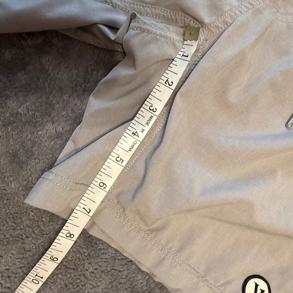 Vuori Mens Kore Athletic Shorts Gray  Drawstring Size S - Picture 8 of 8